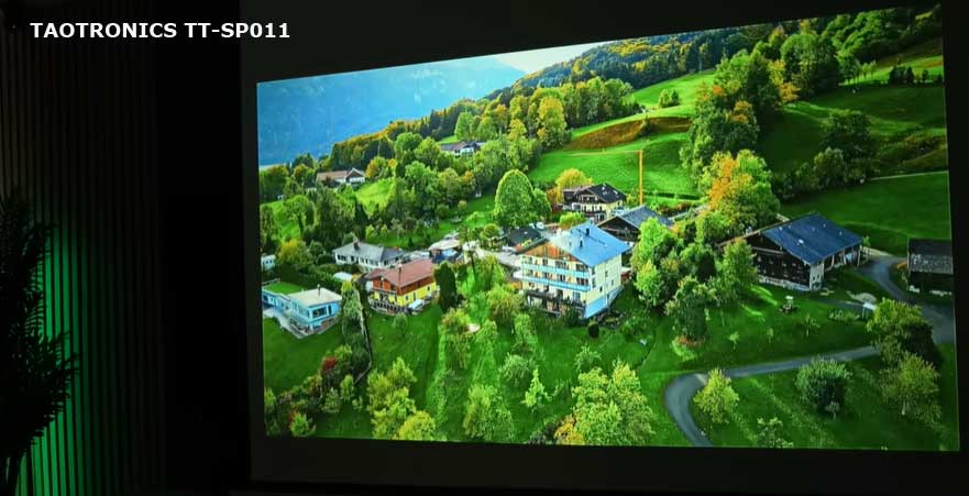 TaoTronics projeksiyon sinema görüntüsü